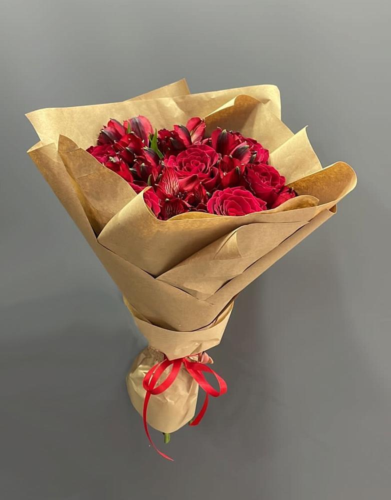 Букет цветов из: Альстромерии и Розы в Перелюбе