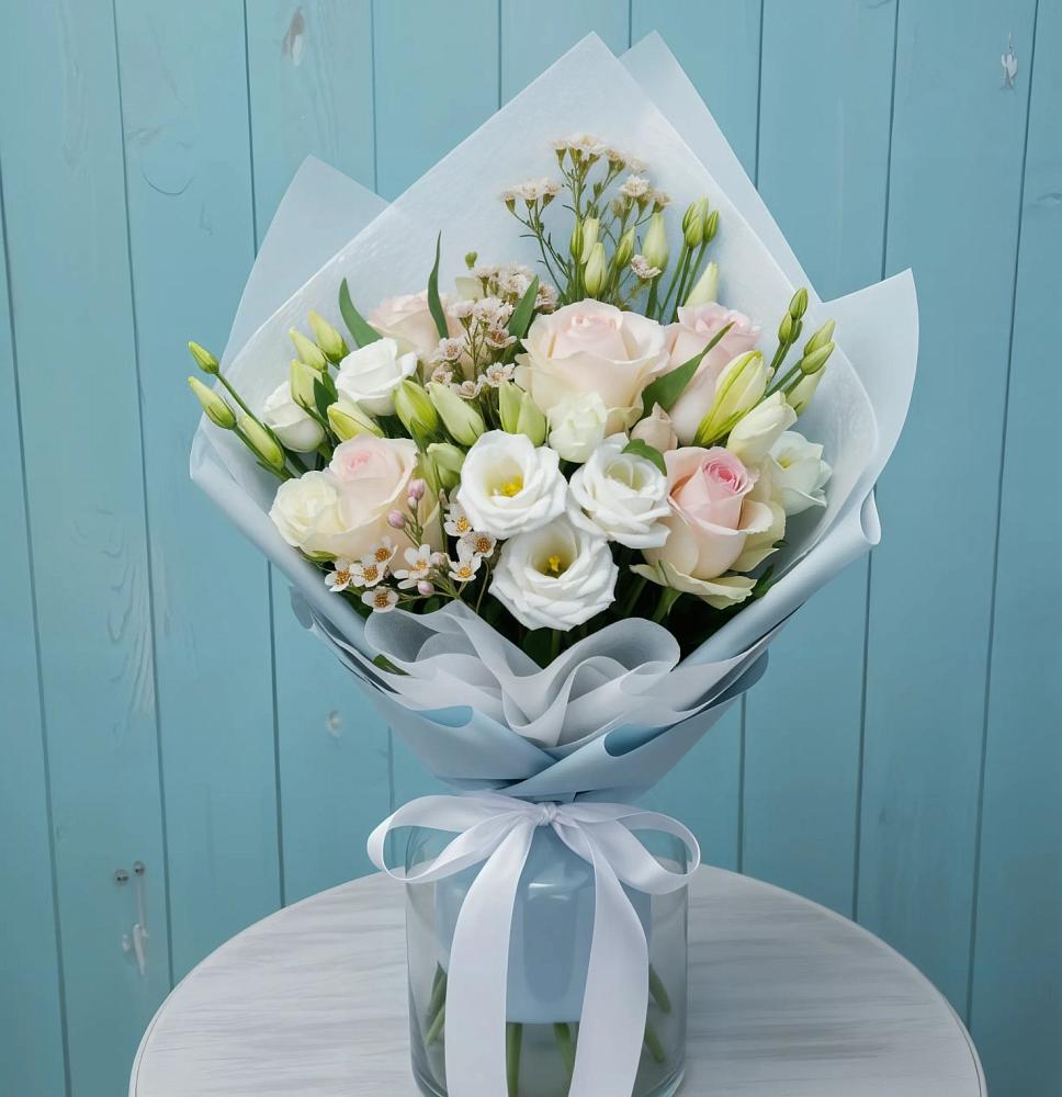 Букет цветов из: Розы и Лизиантусы в Перелюбе