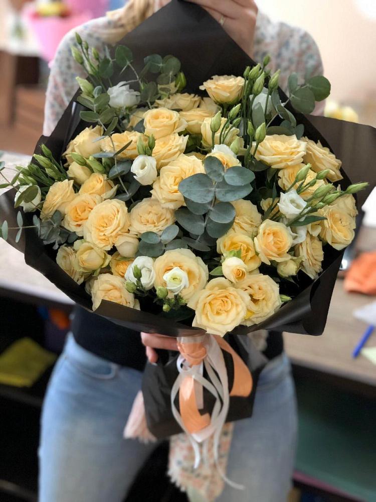 Букет цветов из: Розы и Лизиантусы в Перелюбе