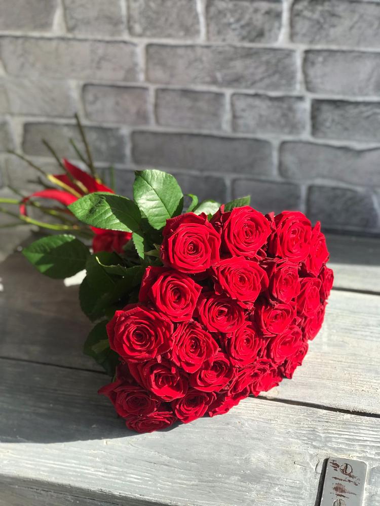 Букет Красные розы Фридом в Перелюбе