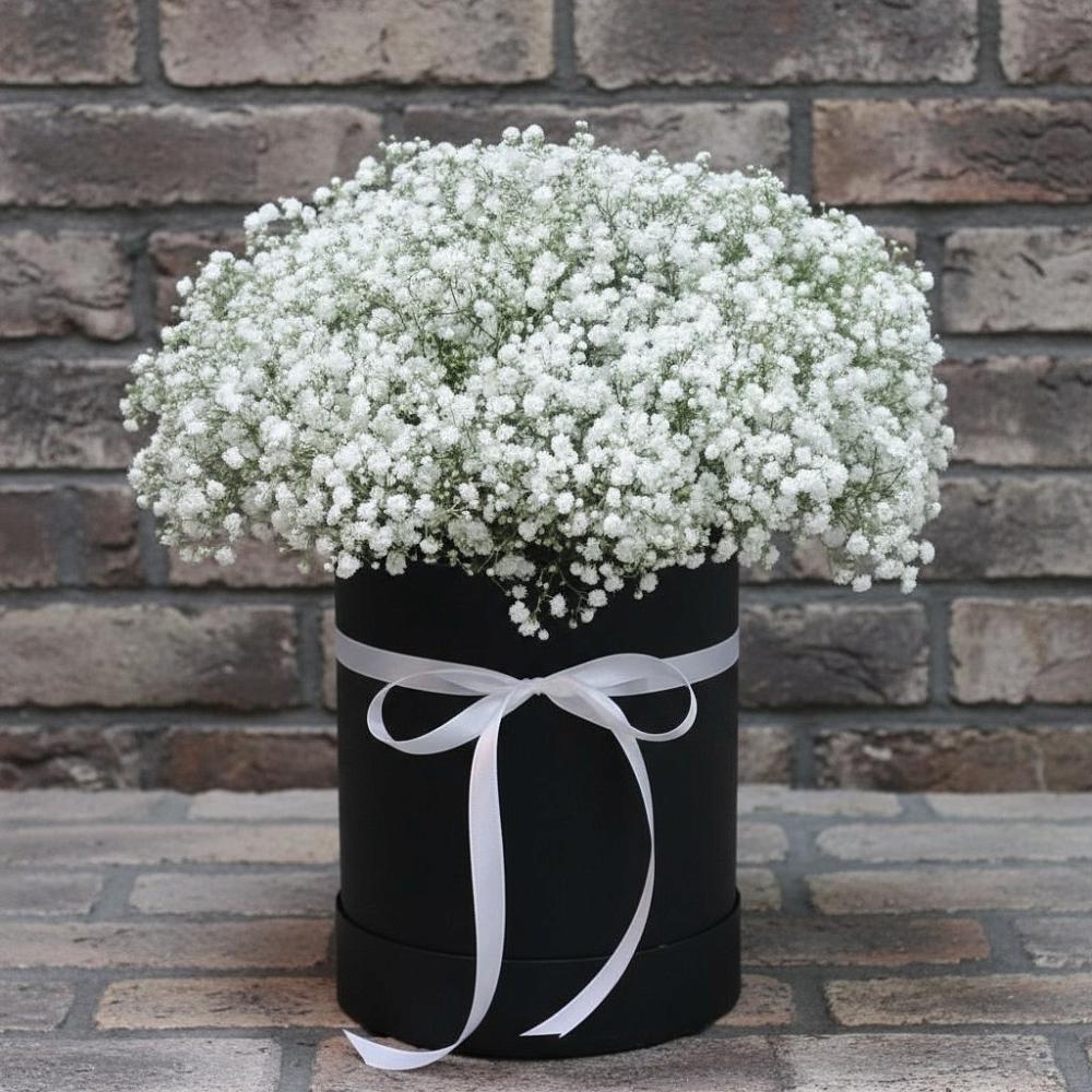 Цветочная композиция из Гипсофила в шляпной коробке в Перелюбе