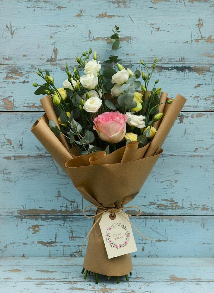 Букет цветов из: Розы и Лизиантусы в Перелюбе