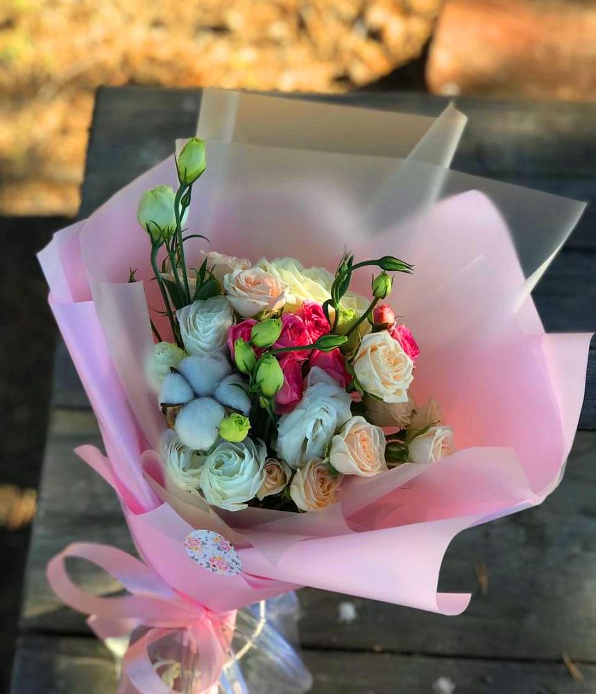 Букет цветов из: Розы и Лизиантусы в Перелюбе