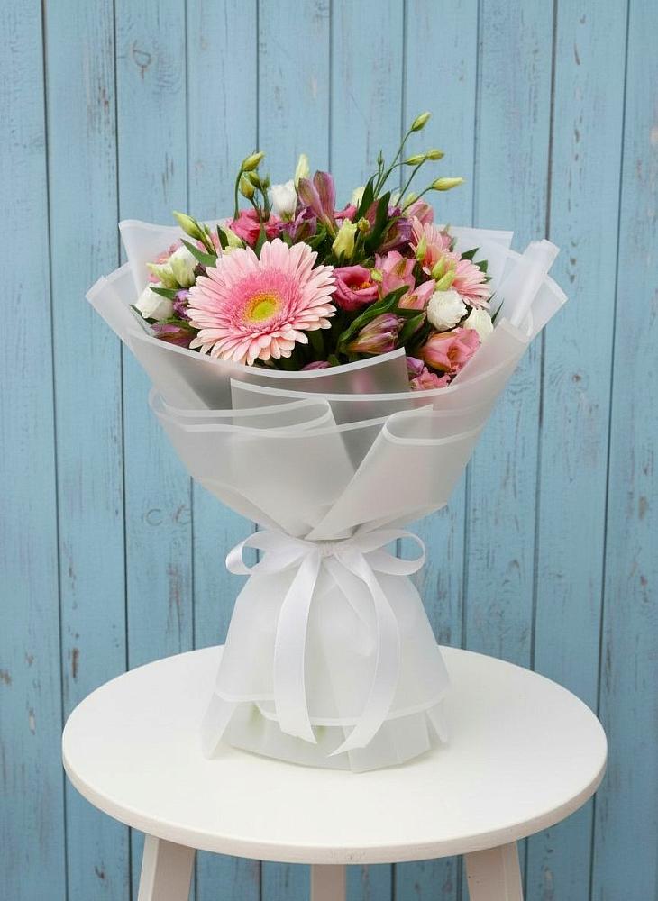 Букет цветов из: Герберы, Альстромерии и Лизиантусы в Перелюбе