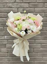 Букет цветов из:  Гвоздики, Розы, Лизиантусы и Хризантемы #REPLACE_PRED# Перелюбе