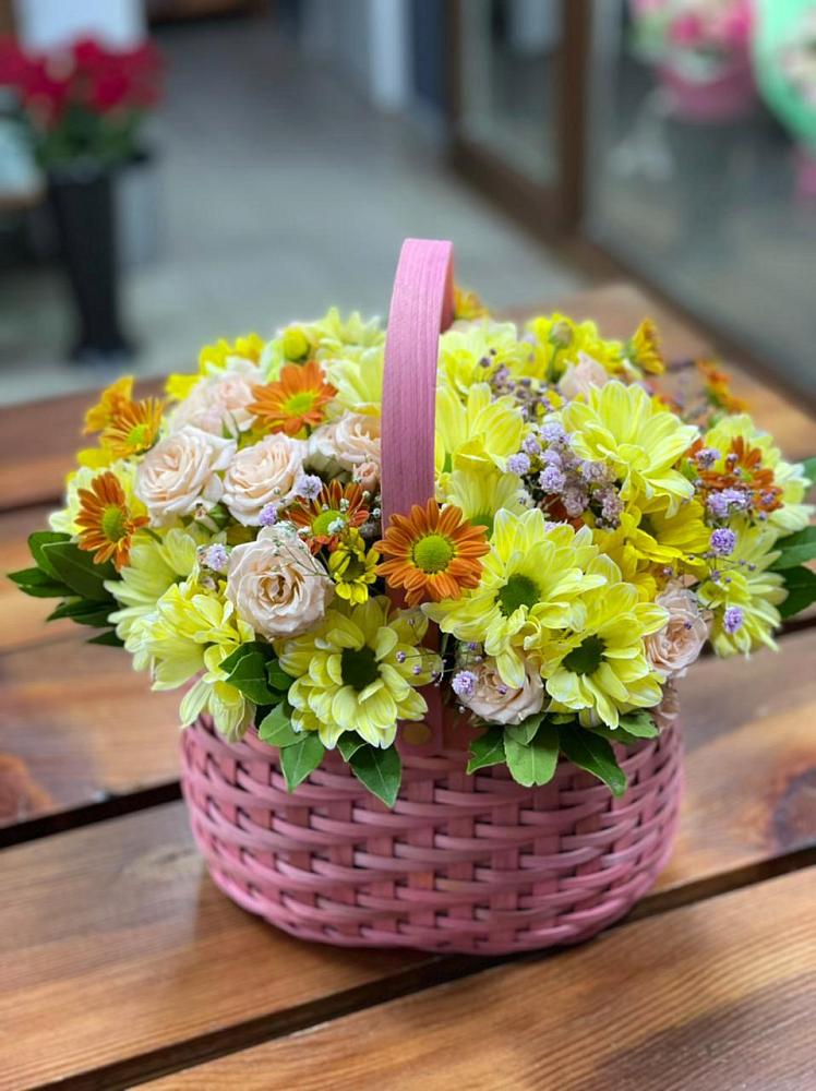 Цветочная композиция из Хризантемы и Розы в корзине в Перелюбе