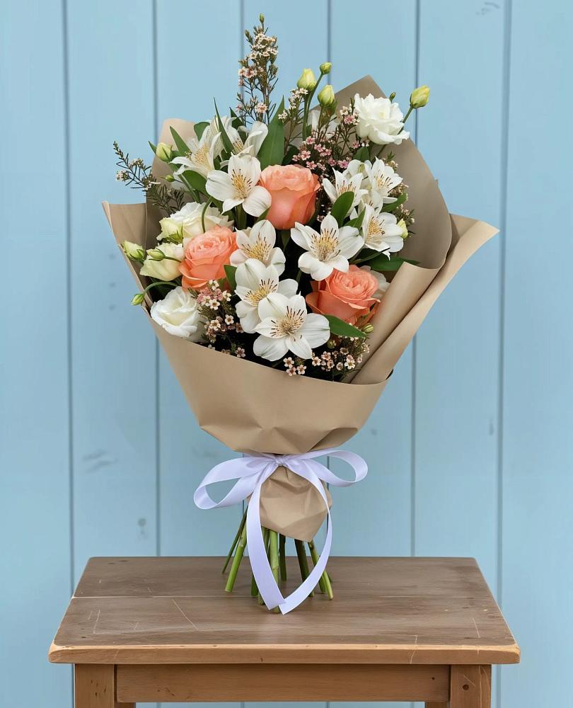 Букет цветов из: Альстромерии, Лизиантусы, Розы и Хризантемы в Перелюбе