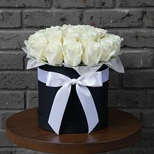 Цветочная композиция из Розы в шляпной коробке #REPLACE_PRED# Перелюбе